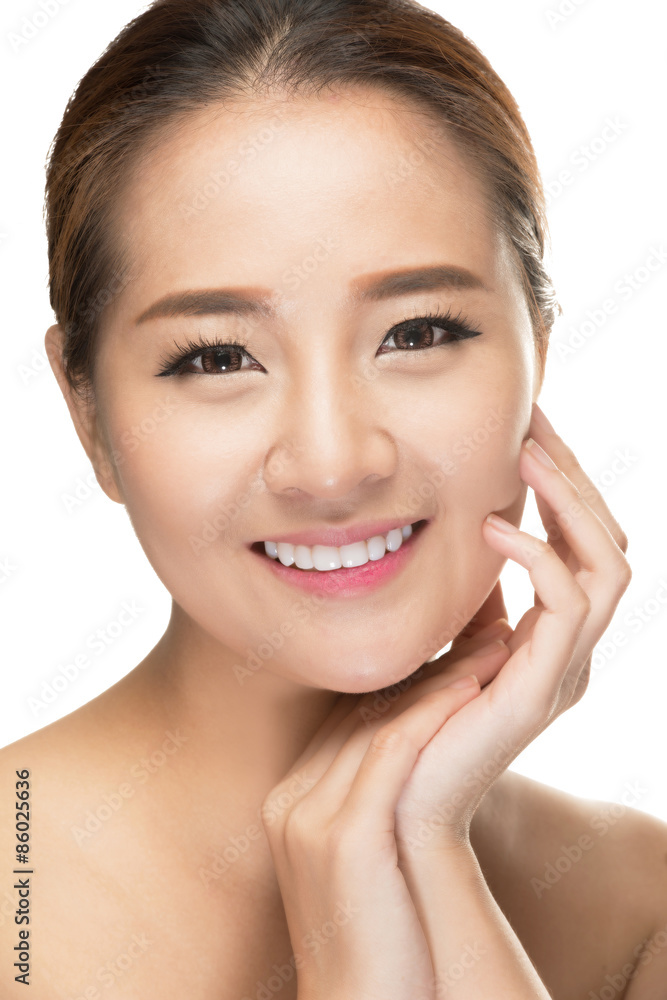 Pretty beautiful woman face with health skin and white lily in her hairs,isolated on white with clipping path Pretty beautiful woman face with health skin and white lily in her hairs,isolated on white with clipping path