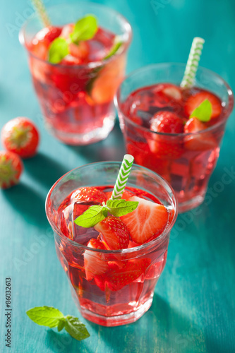 summer strawberry lemonade with lime and mint
