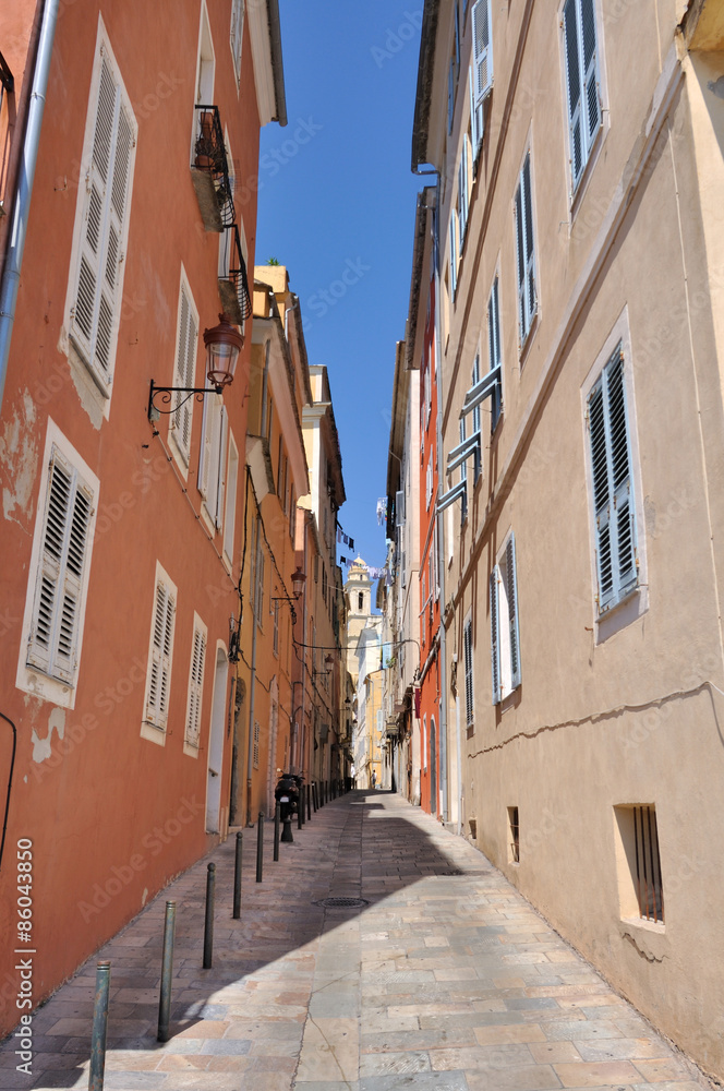 ruelle étroite et façades colorées, Bastia - Corse