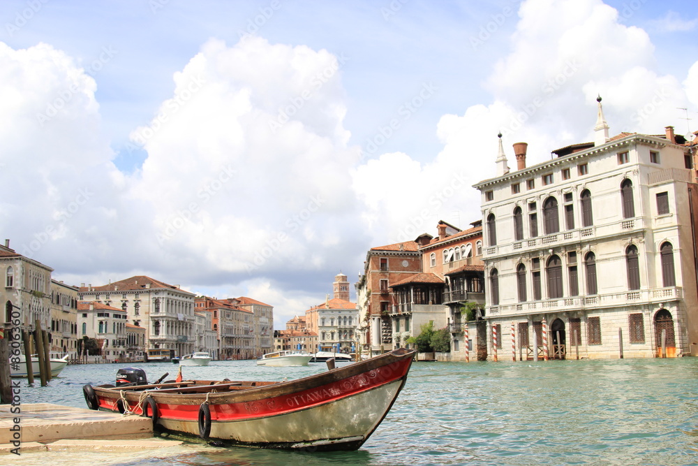 barca ormeggiata a Venezia