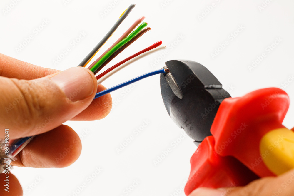 Naklejka premium Wire cutter, show how to cut wire
