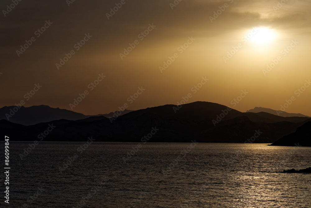 Sonnenuntergang auf Korsika in der Nähe von Calvi