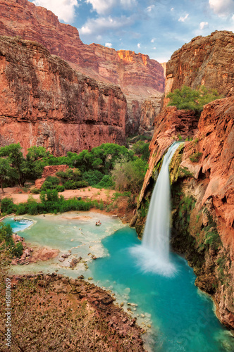 Slika na platnu Beautiful waterfall flowing near the Grand Canyon
