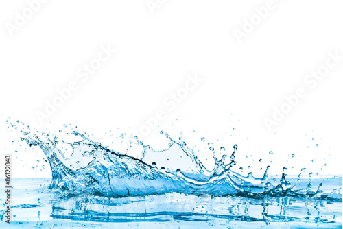 a crown shaped water splash