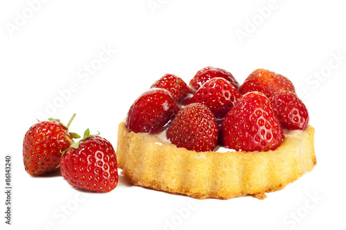 Valokuvatapetti Strawberry Tartlet isolated on white background