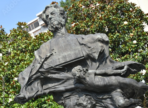 statue de carlo Battaglini à lugano photo