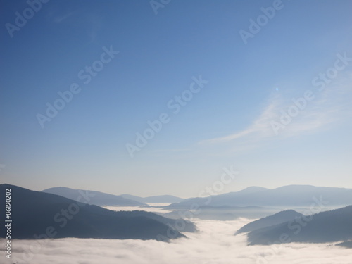 Утренний туман в горах