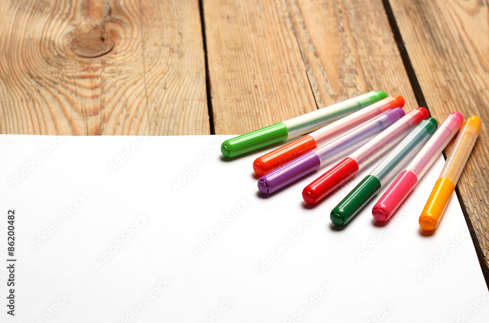 Obraz premium Felt tip pens on a paper