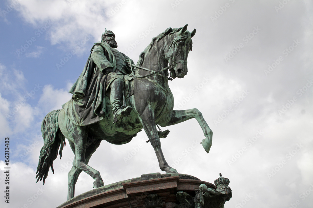 Denkmal Großherzog Franz Friedrich II im Schlossgarten Schwerin Denkmal Großherzog Franz Friedrich II im Schlossgarten Schwerin