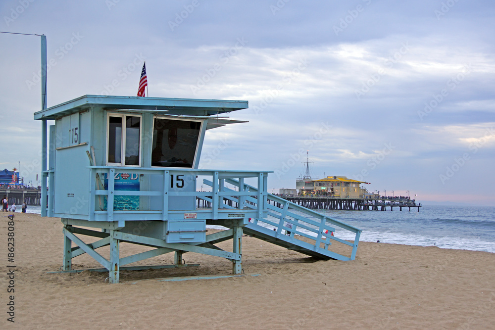 Obraz premium Stacja Beach Life Guard na molo w Santa Monica