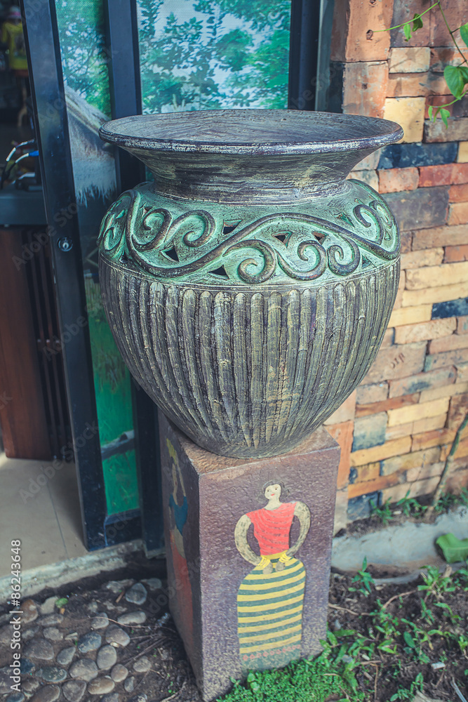 Obraz premium vase in the garden