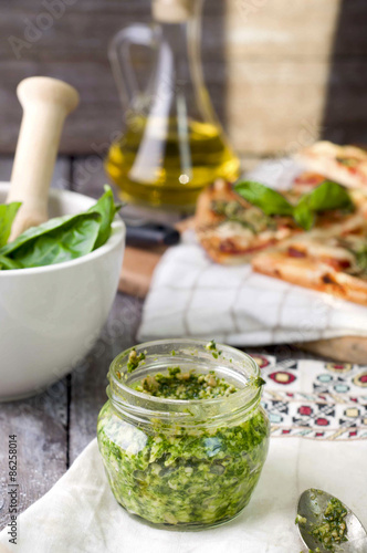 pesto and goat cheese pizza