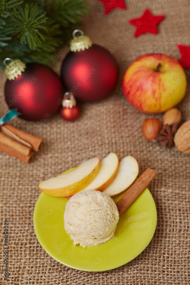 Apple ice cream with cinnamon for christmas Apple ice cream with cinnamon for christmas
