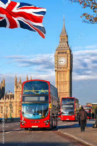 Photo Big Ben with buses in London, England, UK