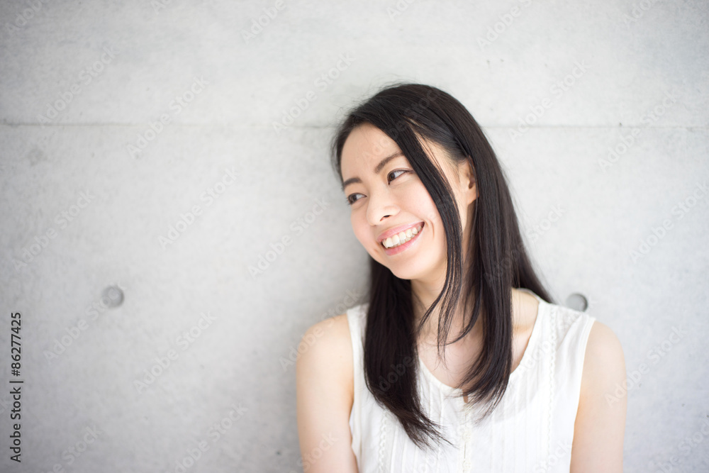 笑顔の女性