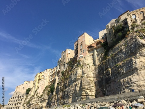 Tropea case sulla roccia Sud Italia
