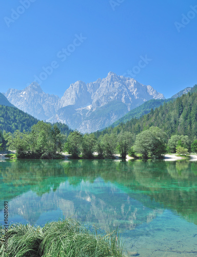 Fototapeta Naklejka Na Ścianę i Meble -  der Jasna-See bei Kranjska Gora im Triglav Nationalpark in Slowenien