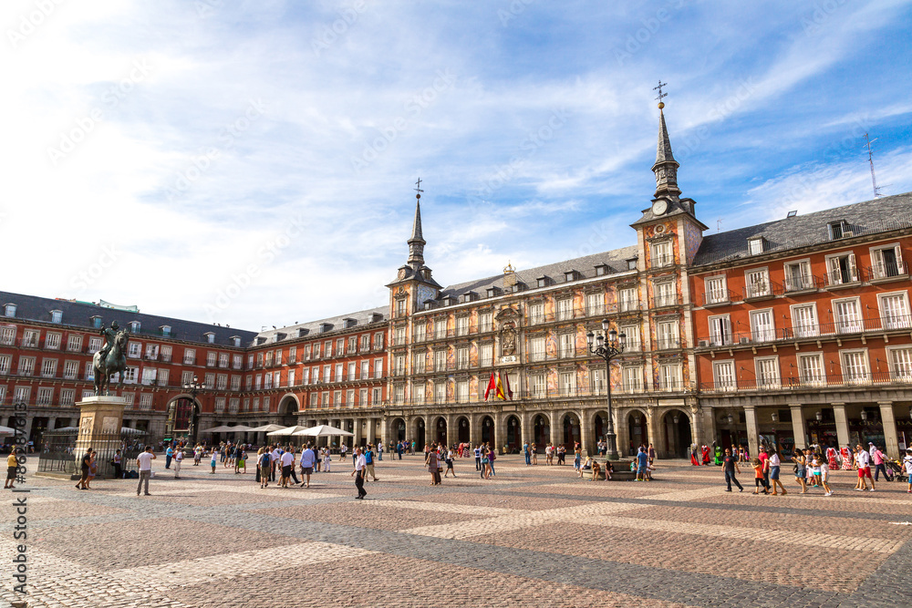 Fototapeta premium Statue of Philip III at Mayor plaza in Madrid