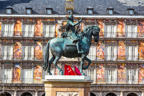 Statue of Philip III at Mayor plaza in Madrid © Sergii Figurnyi
