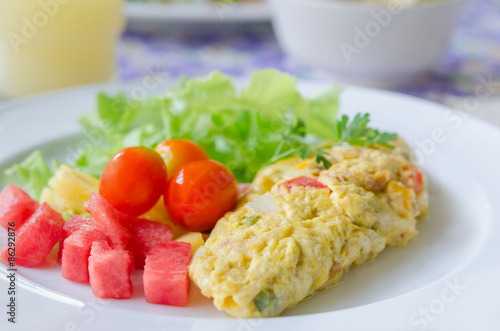 omlette and fruits salad
