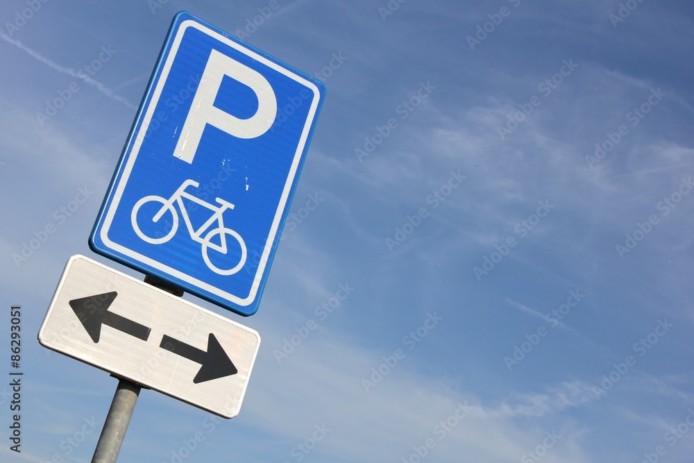 niederländisches Verkehrszeichen: Parkplatz für Fahrräder niederländisches Verkehrszeichen: Parkplatz für Fahrräder
