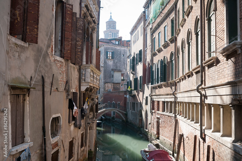 ein kanal in venedig