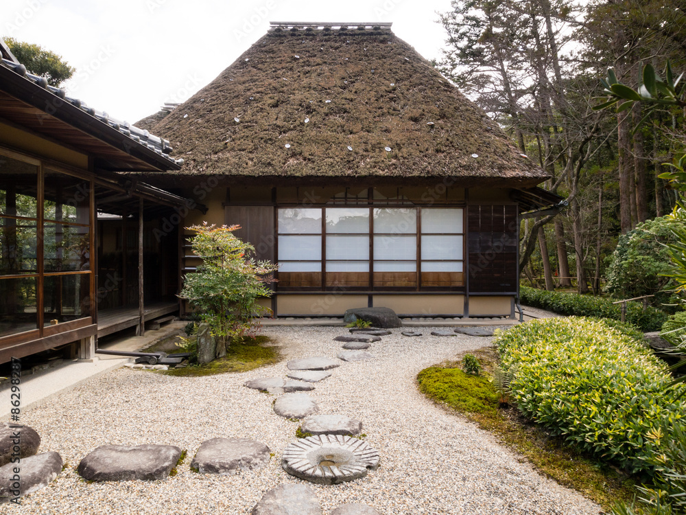 Fototapeta premium Japoński ogród skalny z herbaciarnią