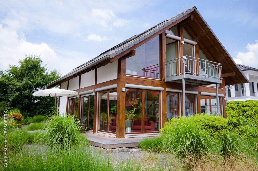 Haus mit Glasfassade Haus mit Glasfassade