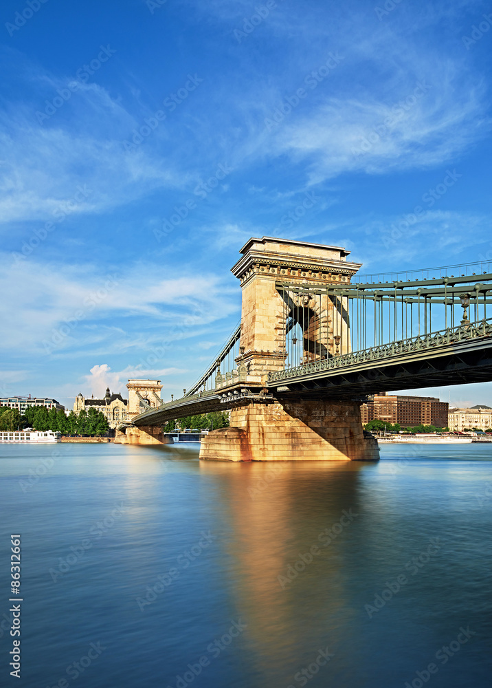 Obraz premium Chain Bridge in Budapest, Hungary
