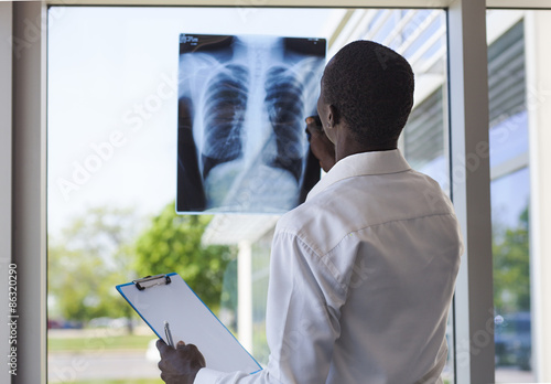 patient looking a lung radiographya lung radiography