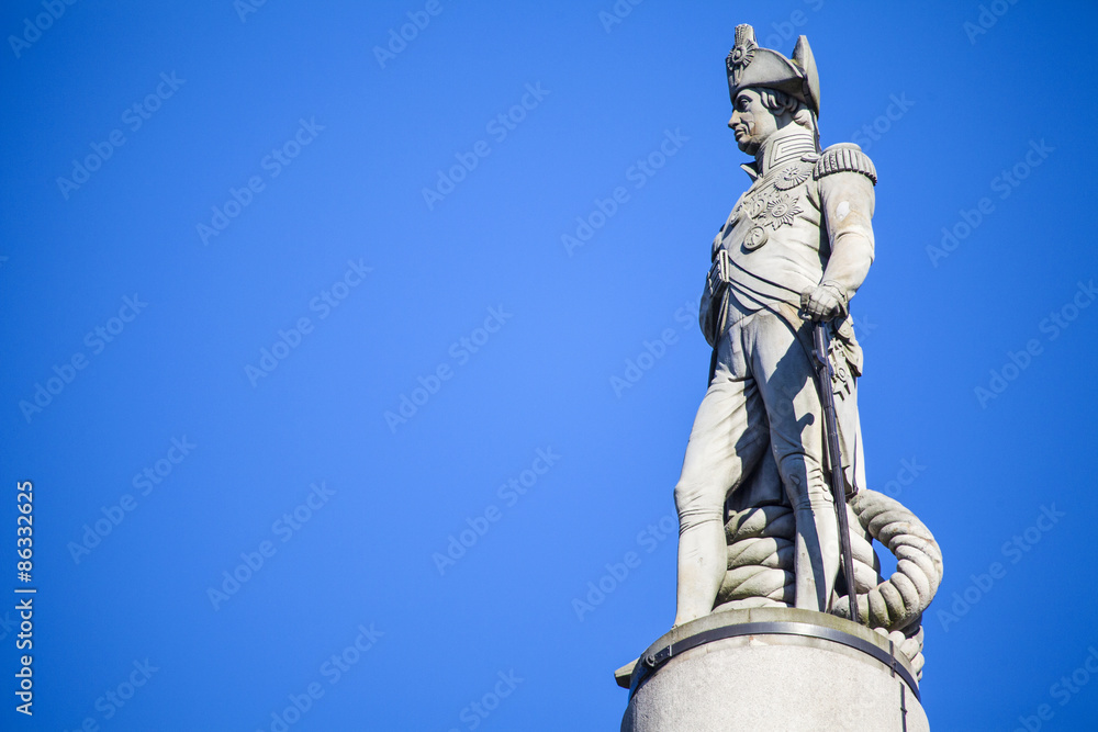 Naklejka premium Admiral Horatio Nelson Statue on Nelsons Column