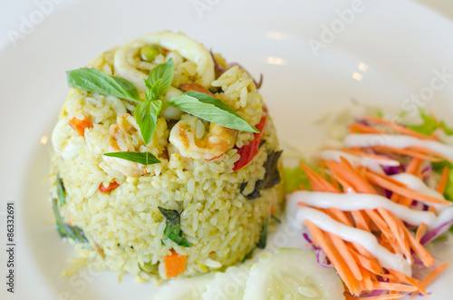 Fried rice with chicken green curry