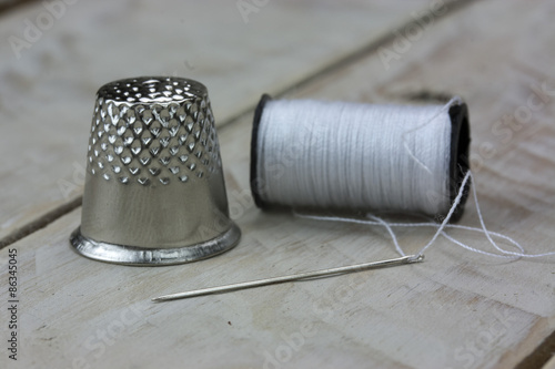 Sewing cotton needle and thimble