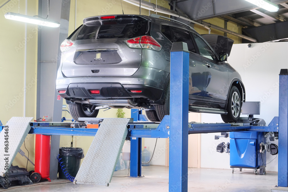 Fototapeta premium Serpuhov, Russia, June, 23, 2015: Cars in a dealer repair station in Serpuhov, Russia