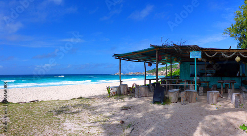 Plage paradisiaque des Seychelles © Cyril PAPOT