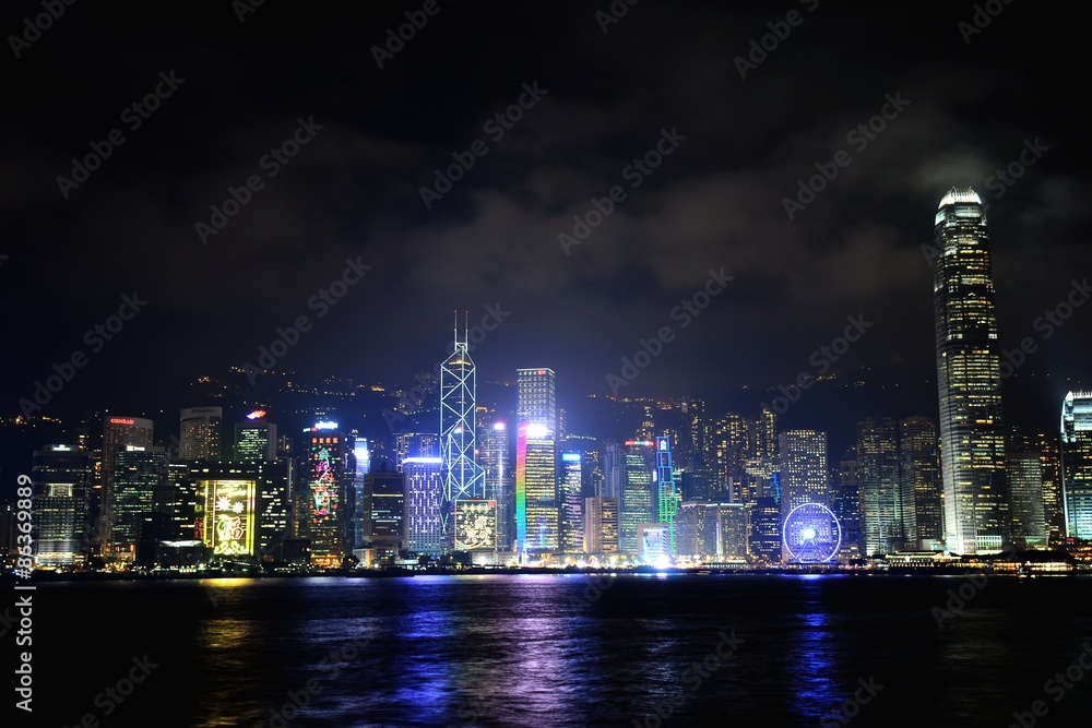 Obraz premium 香港の高層ビルの夜景