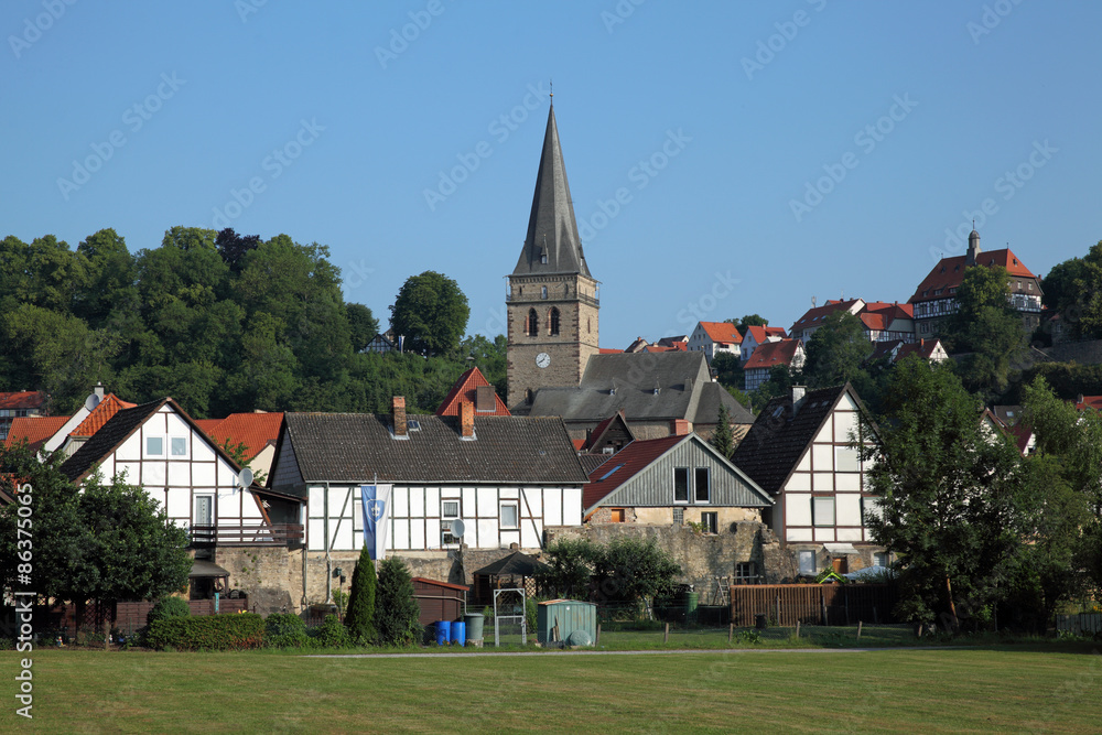 Die Warburger Altstadt mit der Pfarrkirche Sankt Mariä Heimsuchung Die Warburger Altstadt mit der Pfarrkirche Sankt Mariä Heimsuchung