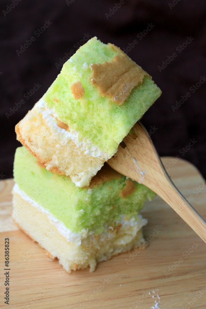 Pandan cake with cream