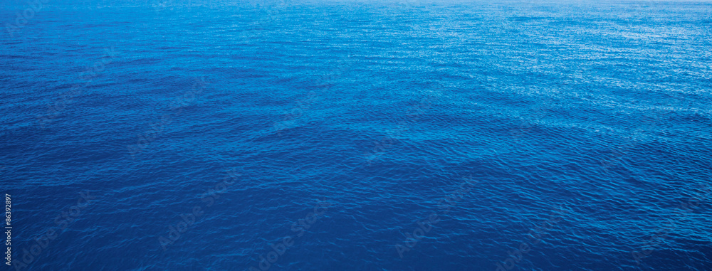 Naklejka premium błękitne wody morza na tle