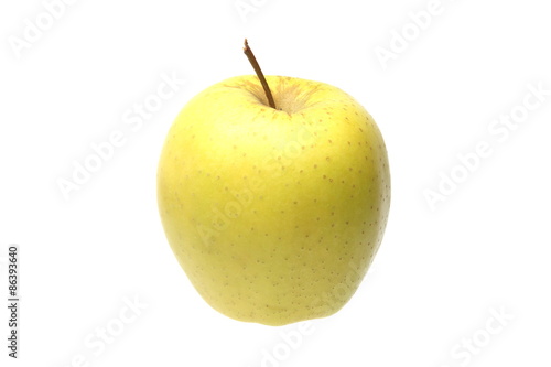 Manzana amarilla aislada