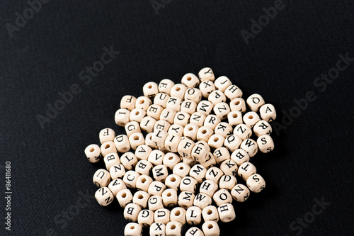 木製のブロック,アルファベットの文字 life © beeboys