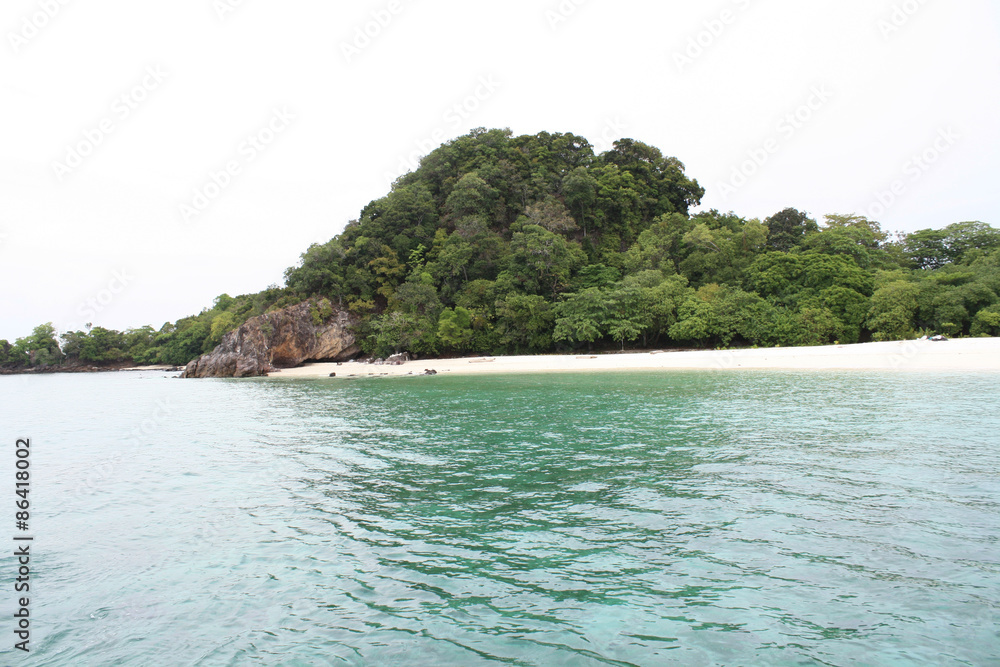 Naklejka premium A boat ride through the island Before reaching the island.