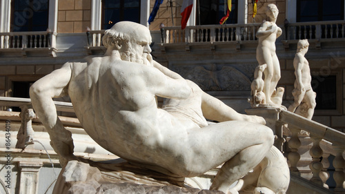 Foto Brunnenfiguren Piazza Pretoria, Sizilien