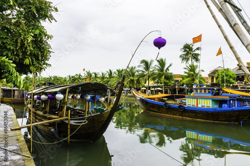 Wallpaper Mural ホイアン　観光船 Torontodigital.ca