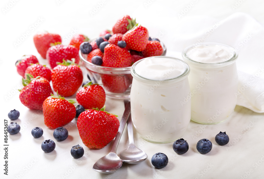 greek yogurt with fresh fruits greek yogurt with fresh fruits