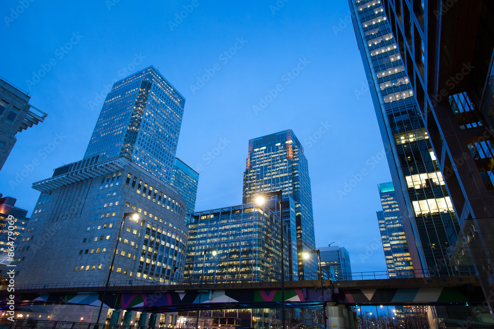 Obraz premium Windows of Skyscraper Business Office, Corporate building in London