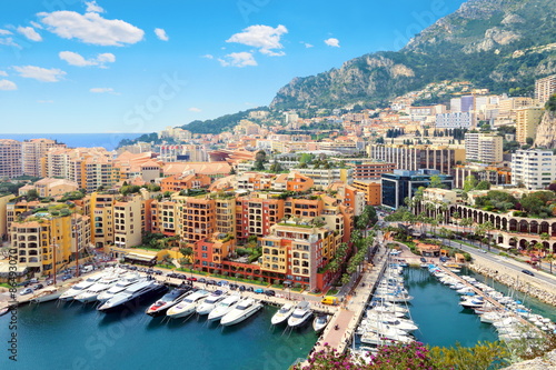 Cap d' Ail et le quartier de Fontvieille à Monaco photo