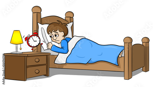 schlafloser Mann wird am Morgen vom Wecker geweckt