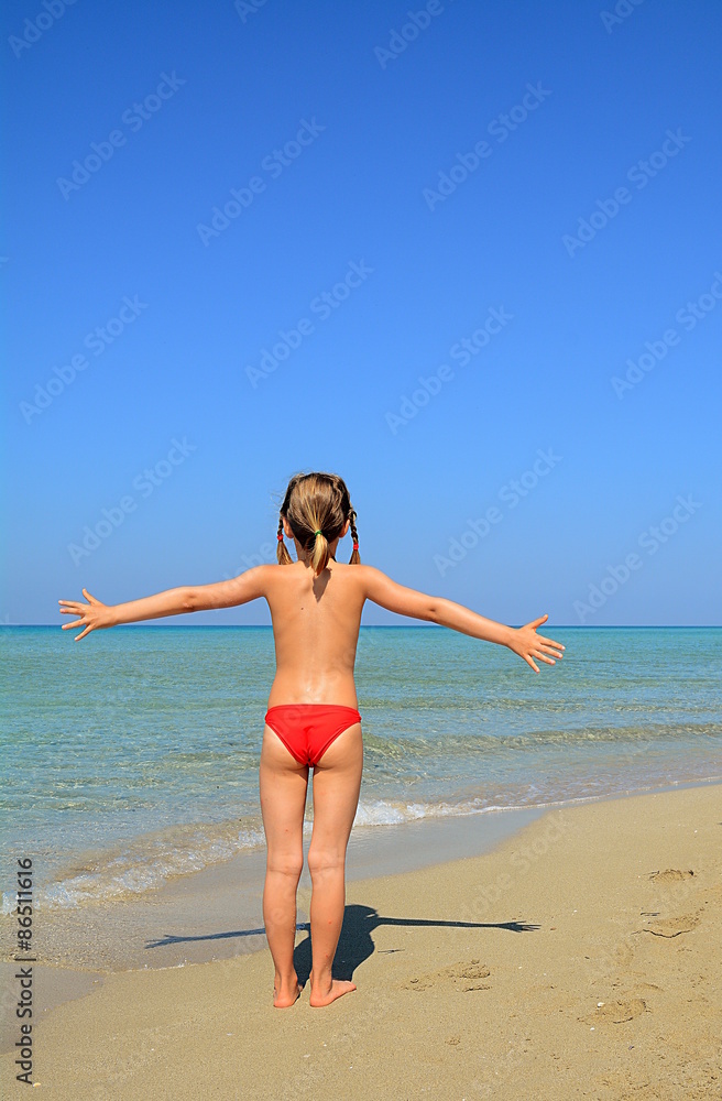The girl and the sea The girl and the sea