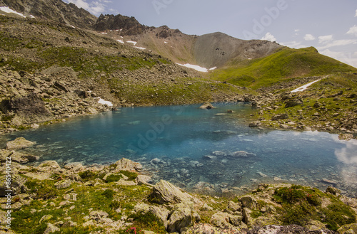 Fototapeta Naklejka Na Ścianę i Meble -  Alp Flix – Blau See unter dem Piz d’Err